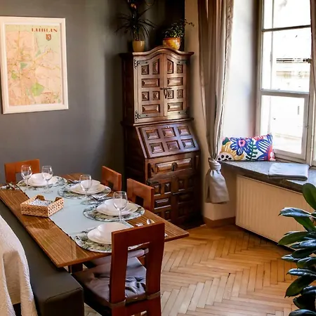 Old Town Folk Apartment *